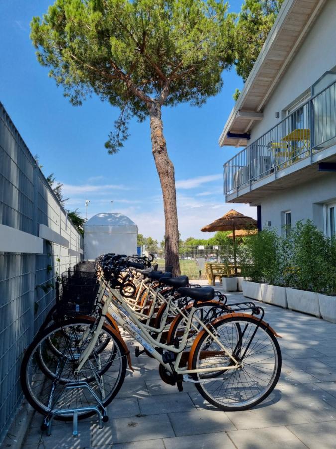 Blue Inn Residence E B&B Lido delle Nazioni Eksteriør billede